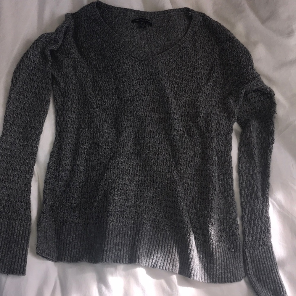 light grey - v neck sweater